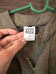 New Branded Vero Moda Olive Green Top ✨💚