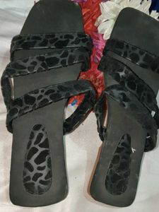 Stylish Black Leopard Print Flats