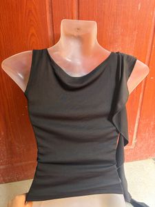 Chic Black Ruffled Sleeve Top💕