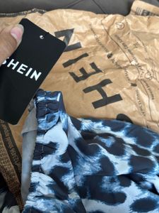 New 🏷️SHEIN ruffle seam animal playsuit