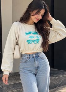 Cream Cropped Sweatshirt 🩵