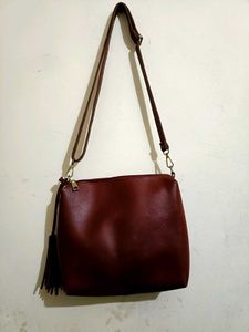 Chic Burgundy Leather Crossbody Bag