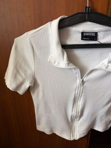 Stylish White Cropped zip-Up Top large size