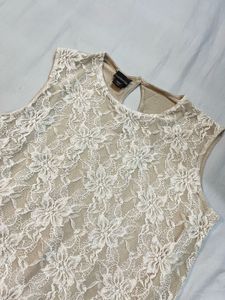 Elegant Lace Sleeveless Top