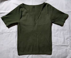 Ribbed V-Neck Short Sleeve Top