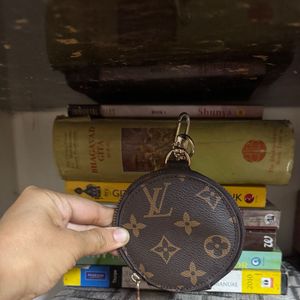 replica LV coin pouch+ labubu keychain