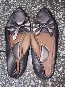 Elegant Bow Flats
