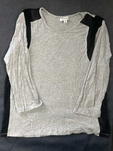 gray tshirt