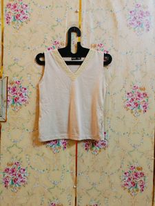 🇳🇿💫🎀Cream V-Neck Lace Trim Sleeveless Top