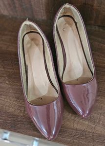 Stylish Pointed Toe Heels