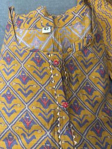 MuslinSilk K.P &amp; Chiffon Dupatta With Gota Detail