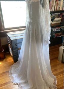 Lace Vintage Wedding Dress/ Gown