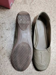 Stylish Beige Ballet Flats