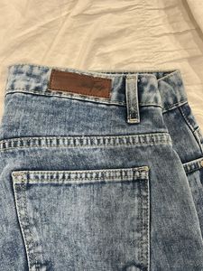 dark wash blue denim shorts