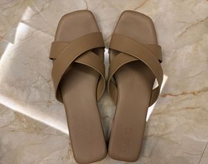 Stylish Tan Slide Sandals