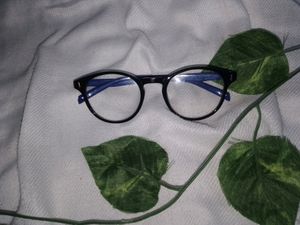 Black Frame Glasses📍