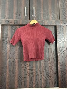 Ribbed Mock Neck Crop Top