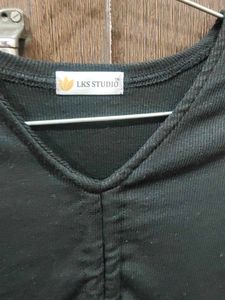 A solid black top for daily use
