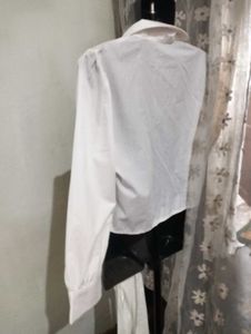 Chic White Cropped Blouse