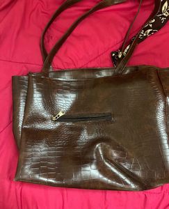 Chic Crocodile-Embossed Tote Bag
