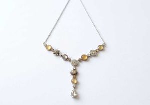 Honey Glow 🍯 Minimalist Aesthetic Y - Necklace