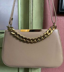 Stylish Chain Detail Shoulder Bag