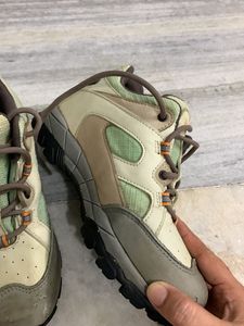 Boys shoes