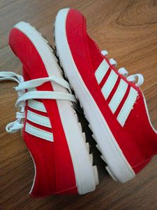 Unisex Sports Shoes Size 7