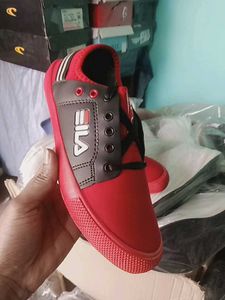 NEW NO USED PULIVE SNEAKERS SHOES FOR MEN AND WOME