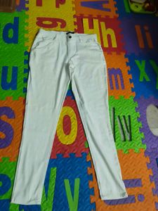 Un used M size Women's White Slim Fit Pants