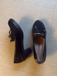 Elegant Black Loafers with Gold Detail