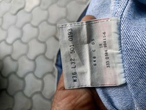 Levis Distressed Denim Jeans
