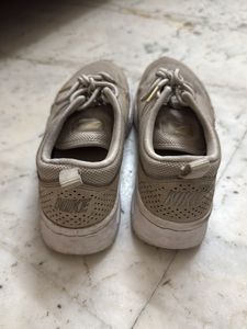 Nike Women's Tan Sneakers