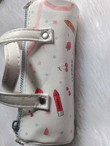 Clinique Cosmetic Pouch ♥️💕