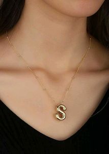 Gold 'S' initial Pendant 💛