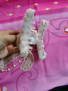 Cream Pearl &amp; Ribbon Scrunchie
