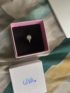 Sparkling Halo Ring