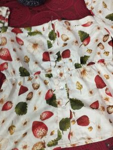 Cute Strawberry Print Puff Sleeve Top