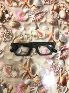Stylish Black Cat-Eye Sunglasses