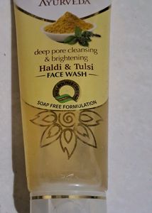 VLCC AYURVEDA HALDI & TULSI 100 ml Face Wash