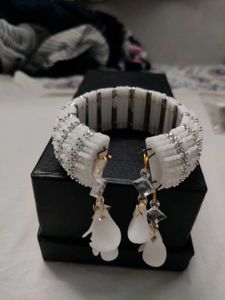 Elegant White &amp; Silver bracelet
