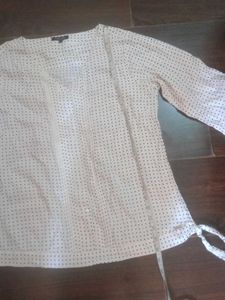 Chic White Dotted V-Neck Top