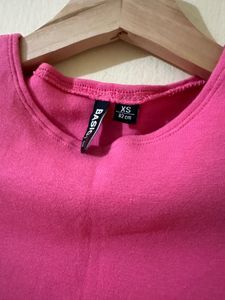 Vibrant Pink Cropped T-Shirt