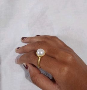 Elegant Pearl Ring