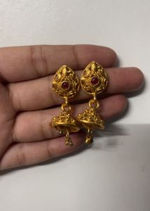 comb of 4 earrings