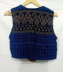 Short Tie-up top