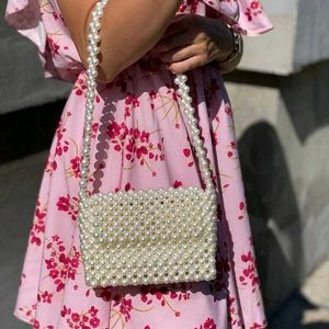 🤍✨ Elegant Pearl Beaded Handbag ✨🤍Apne look ko b
