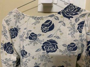 Avaasa Floral Print Kurta in size M
