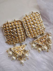 Moti Earings
