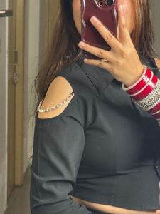 Black Cropped Shirt with Chained Sleeve
